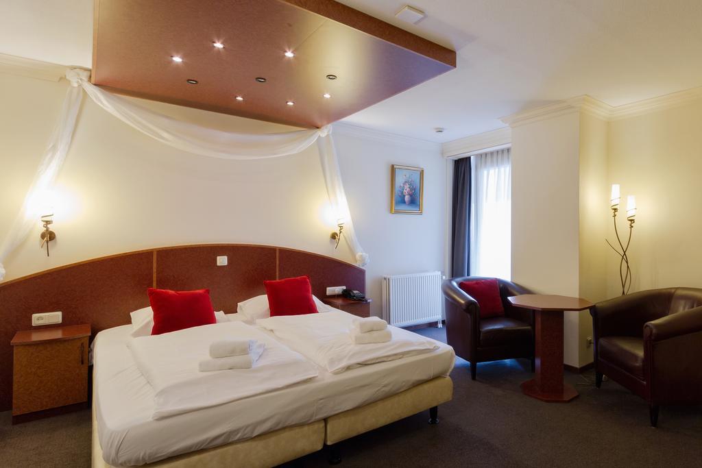 Hotel Restaurant De Baronie Боксмеер Екстериор снимка